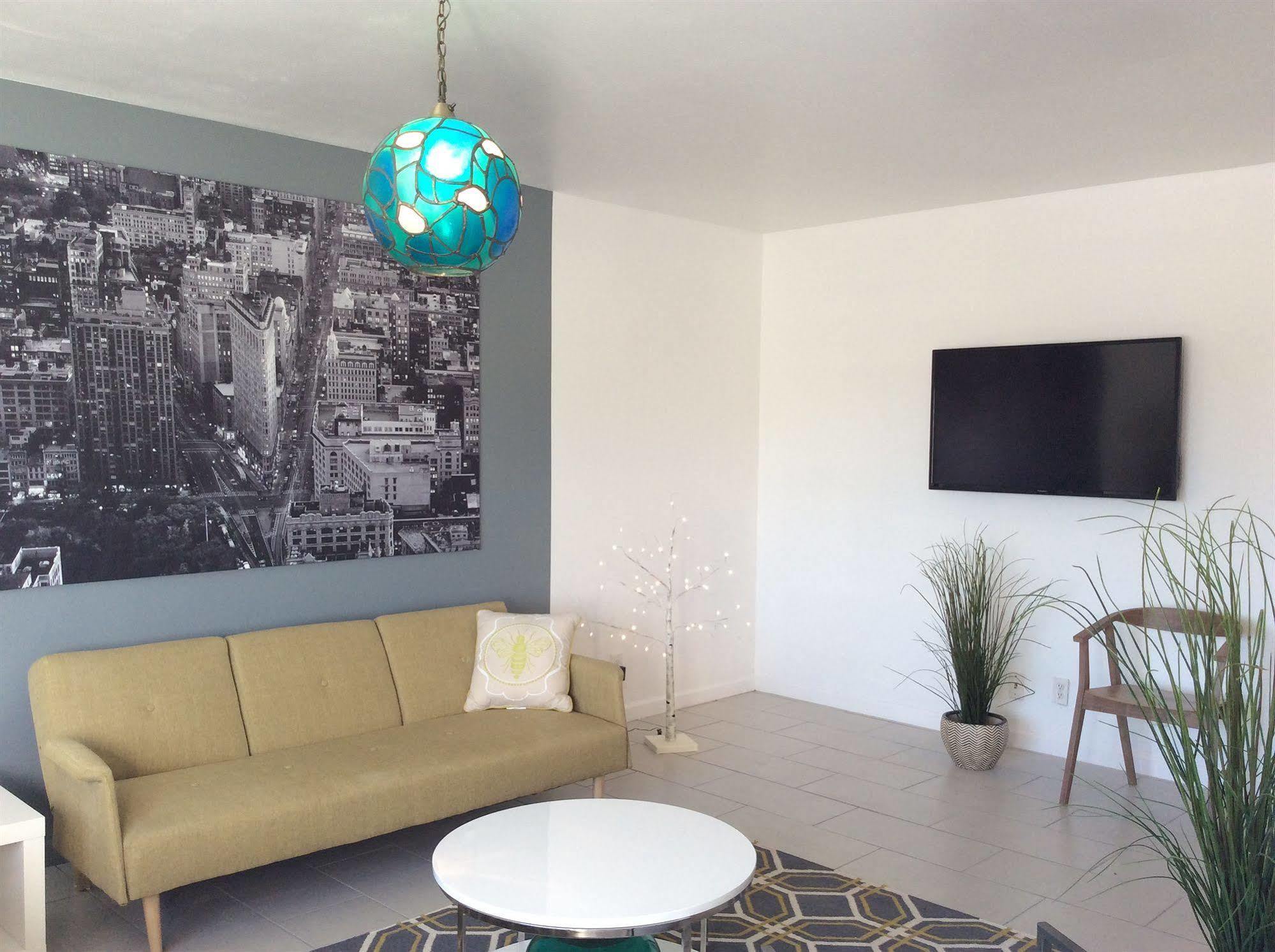 Modern Downtown Condo Палм-Спрингс Экстерьер фото